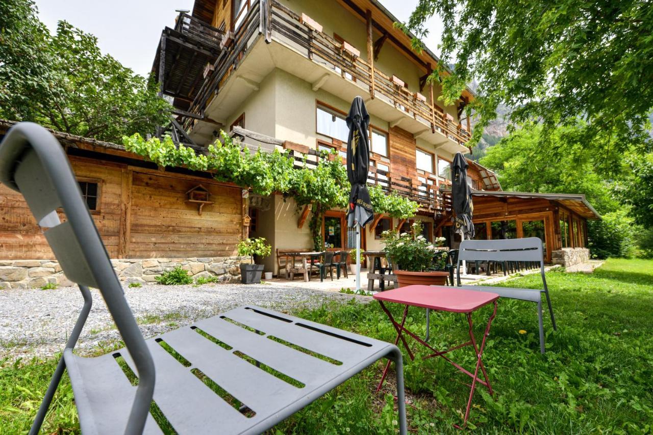 Hotel Restaurant Gites Les 5 Saisons Freissinieres Dış mekan fotoğraf