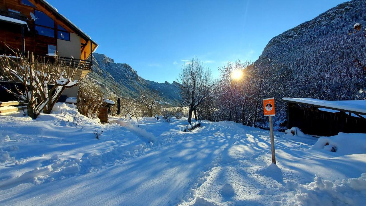 Hotel Restaurant Gites Les 5 Saisons Freissinieres Dış mekan fotoğraf