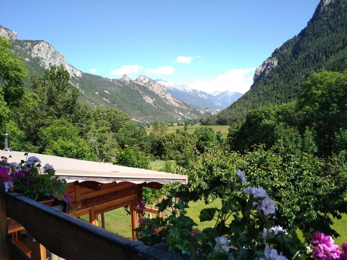 Hotel Restaurant Gites Les 5 Saisons Freissinieres Dış mekan fotoğraf