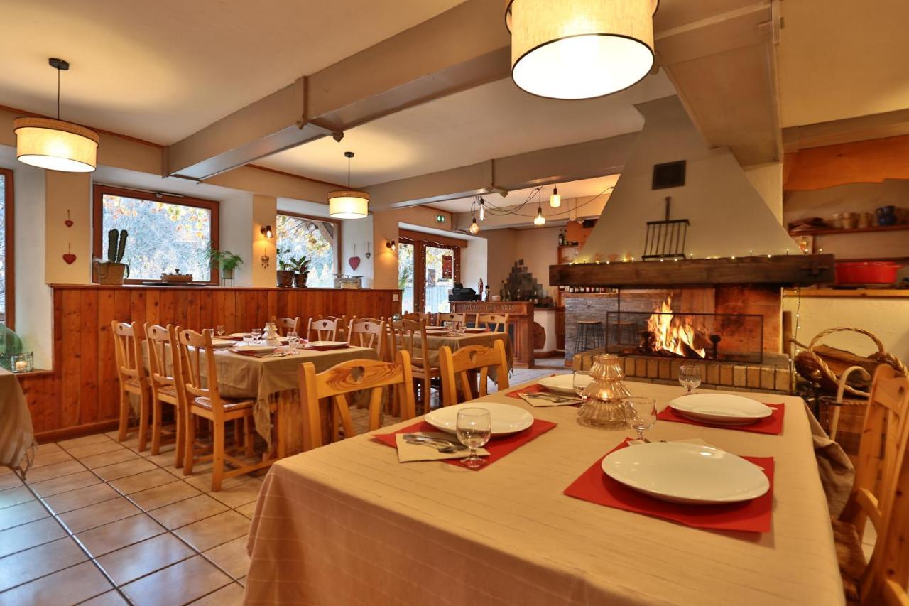 Hotel Restaurant Gites Les 5 Saisons Freissinieres Dış mekan fotoğraf