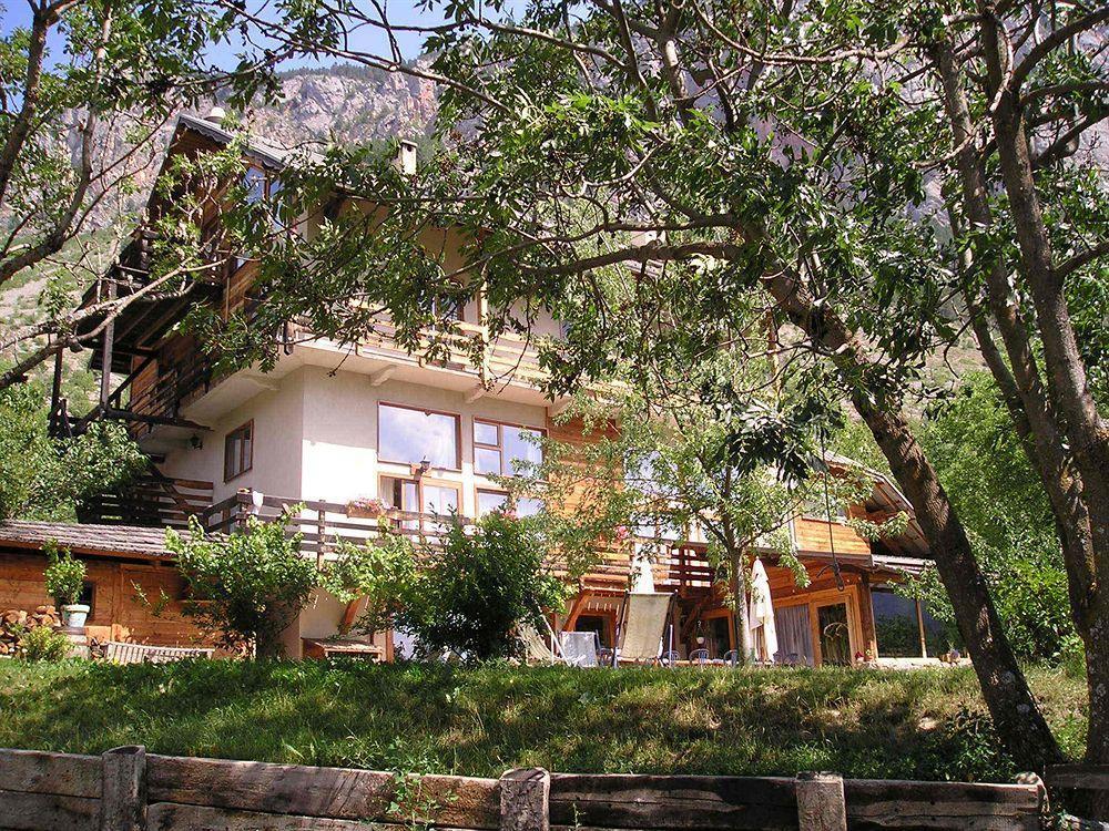 Hotel Restaurant Gites Les 5 Saisons Freissinieres Dış mekan fotoğraf
