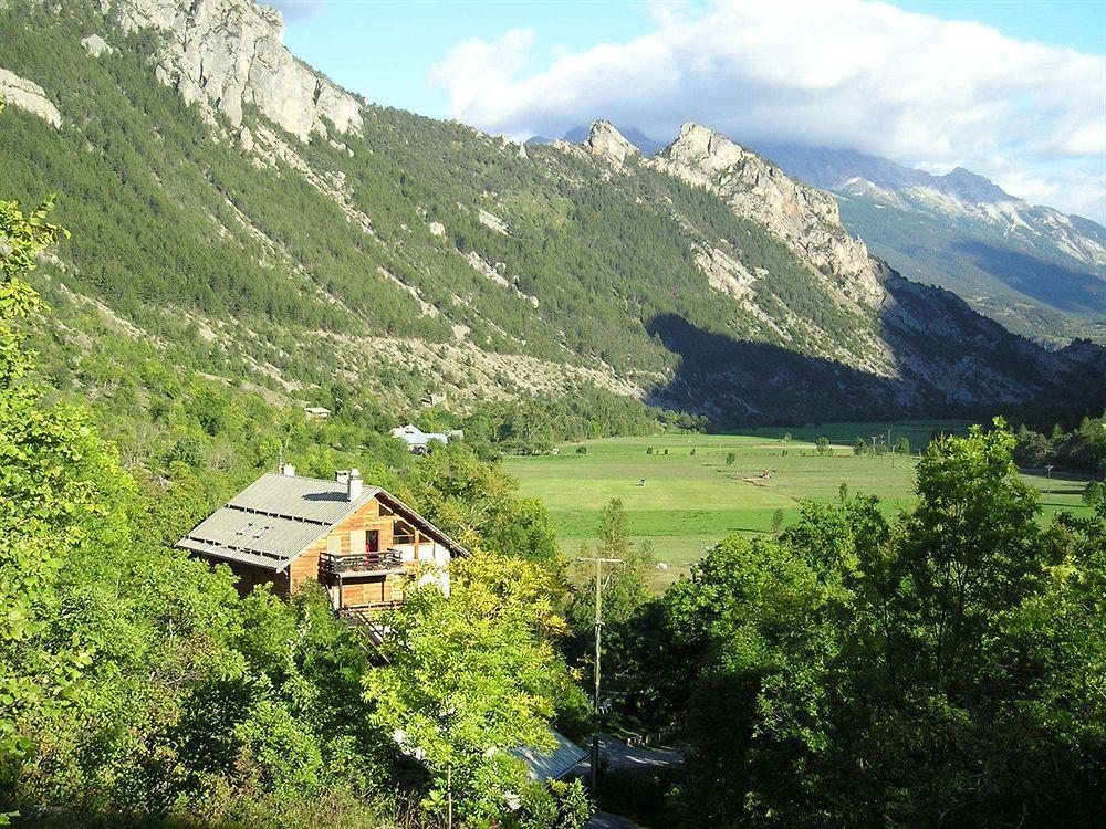 Hotel Restaurant Gites Les 5 Saisons Freissinieres Dış mekan fotoğraf