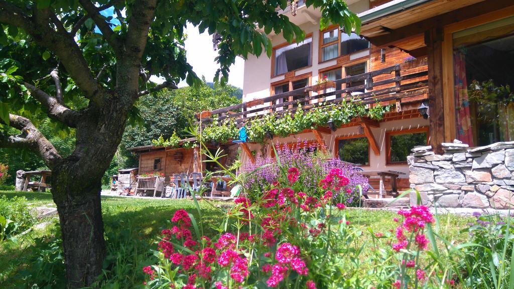 Hotel Restaurant Gites Les 5 Saisons Freissinieres Dış mekan fotoğraf