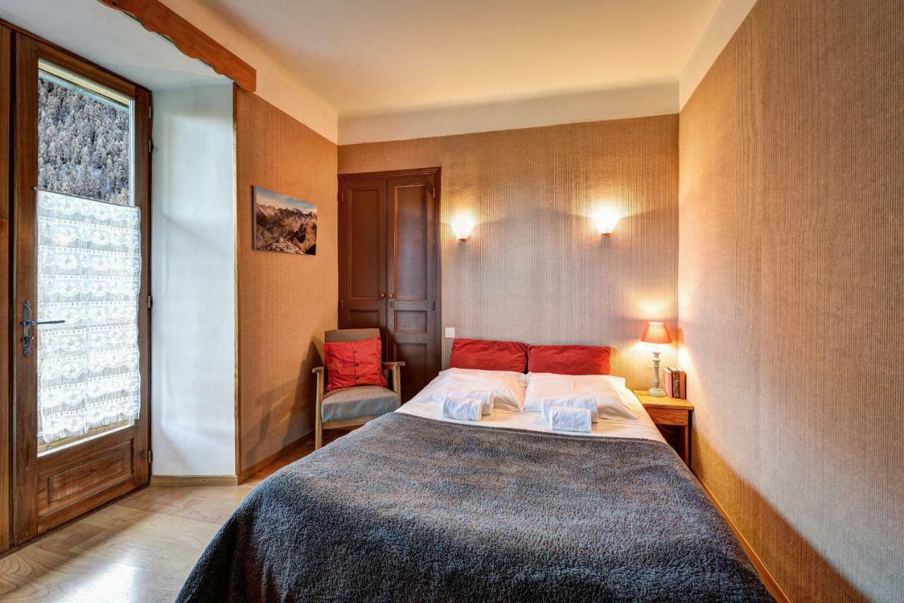 Hotel Restaurant Gites Les 5 Saisons Freissinieres Dış mekan fotoğraf